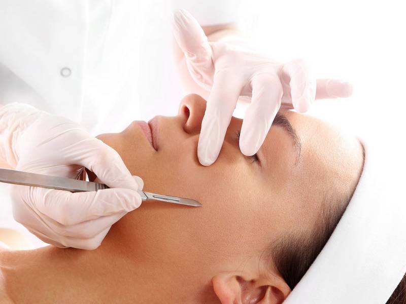 What Does Dermaplaning Your Face Do?